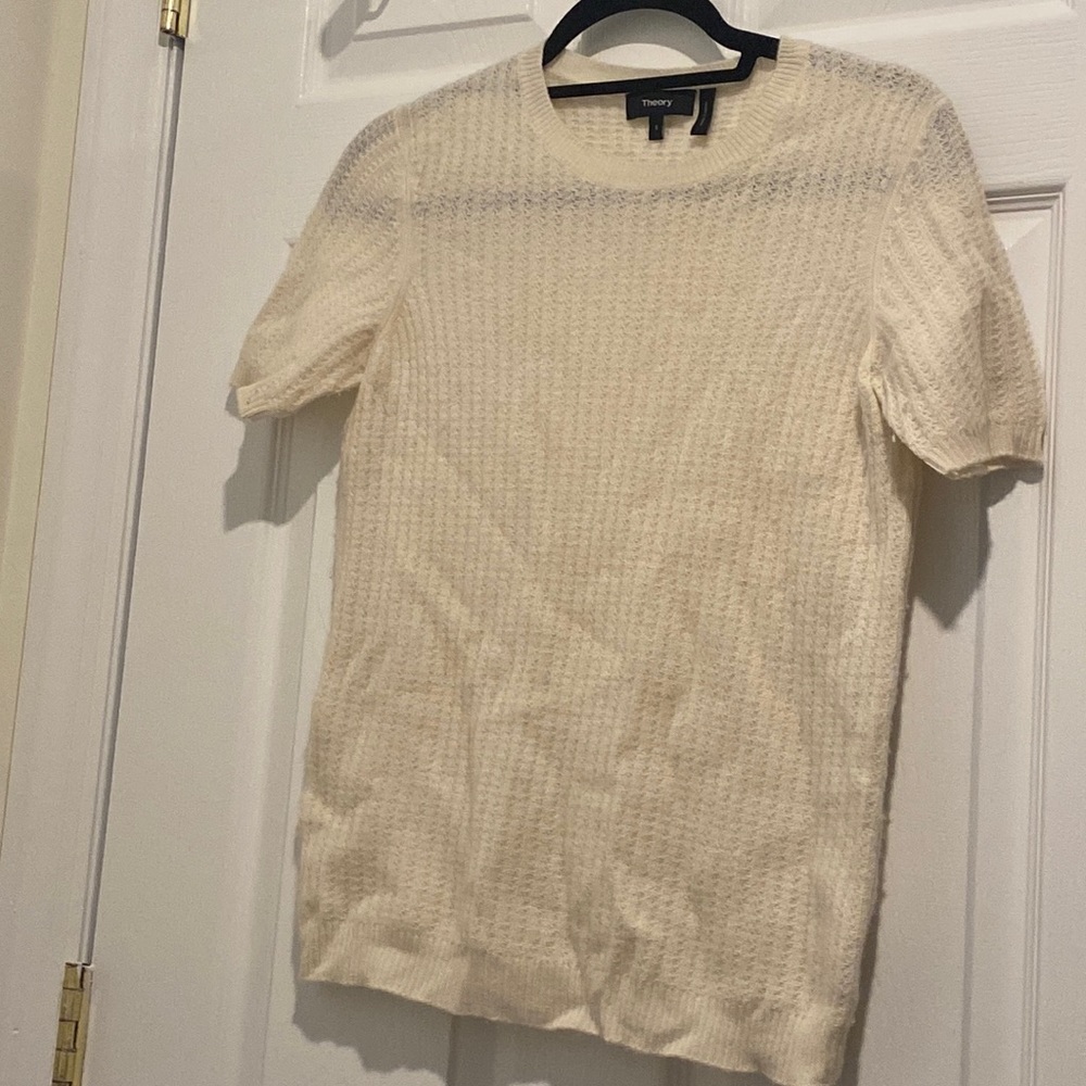 Like new theory cashmere half sleeve top